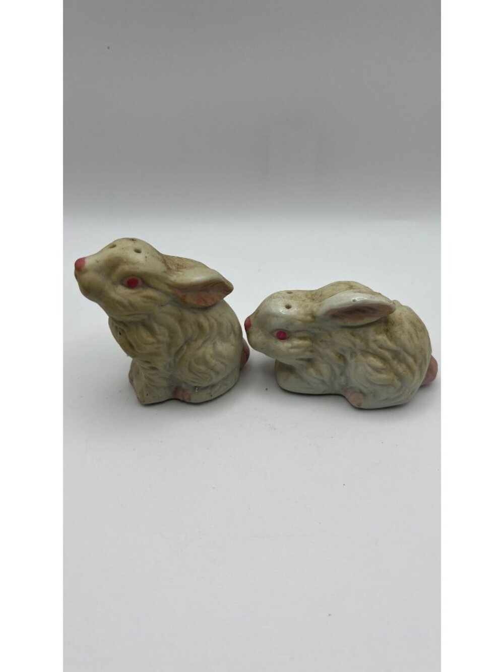 Vintage Ceramic Bunny Rabbit Salt & Pepper Shakers With Pink Accents - Collectib - Picture 4 of 8